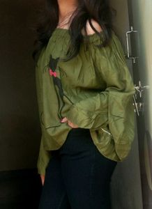 Olive Green 🍏 Cat Print Offshoulder Top