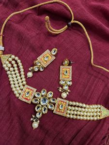 Chokor With Earring