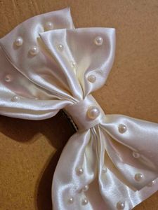 Pearl Bow