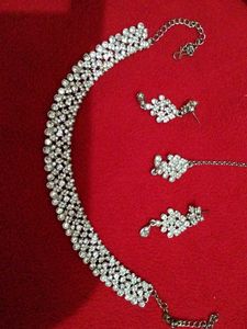 Jwellery Set Ad