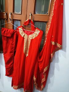 Embroidered Straight Kurta Pant And Dupatta Set