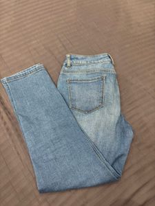 Price Dropp!! Blue Narrow Fit Jeans Size 28