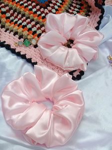Large Fluffy Babypink Scrunchies 💓