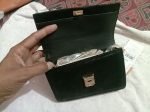 Baggit Bridals Sling Black Colour