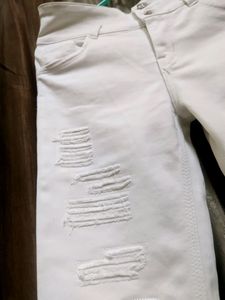 Women&#39;s Stylish High Waisted Damage Jeans (White)