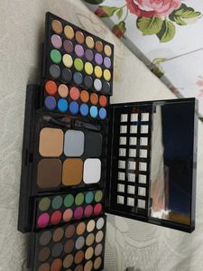 78 Colours Eyeshadow Palette