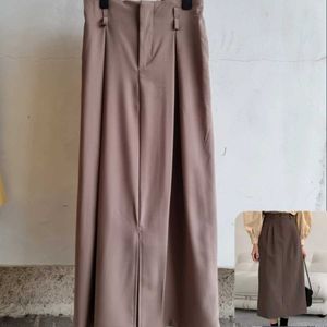 Chic Brown Midi Skirt with Side Pockets