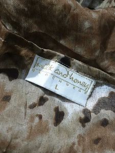 11412.Animal Print Embellished Top