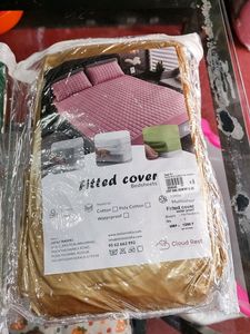 Fitred Bed Cover Quality Item