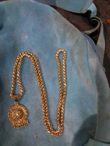 Gold Tone Chain with Pendant