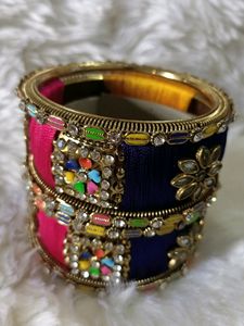 Mehndi Palyting Metal Resham Dhaga Kundan Bangle