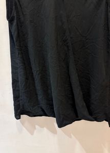 Black Sleeveless V-Neck Top