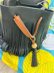 Black shoulder  bag