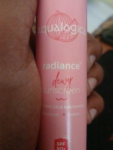 Aqualogica Radiance Plus Dewy And Glow Oil Free Moisturizer