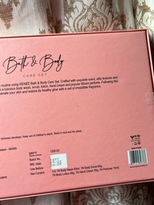 Bath &amp; Body Care Set + Freebie 🎁