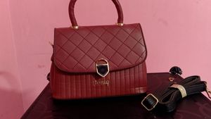 Toniq Maroon Quilted Handbag