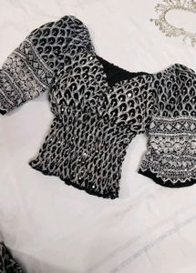 embroided Puff Sleeve Top✨