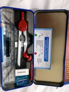 Classmate Invento Geomatry Box