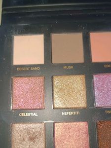 Huda Beauty Desert Dask Eyeshadow Palette