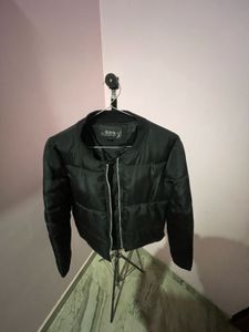 Stylish Black Unisex Puffer  Jacket