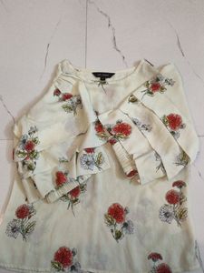flower printed creamy blouson top