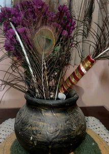 Showpiece with Peacock Feathers