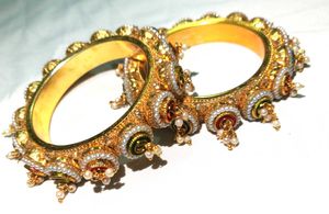 Elegant Gold-Tone Bangle Set