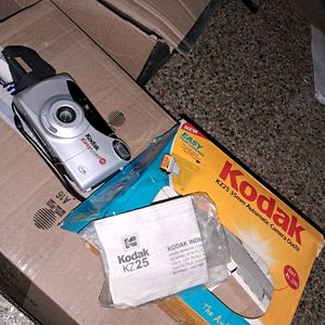 Kodak KZ25 (non Working, Back Cover Broken)