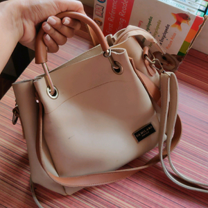 ✨ Price drop ✨  Sling bag