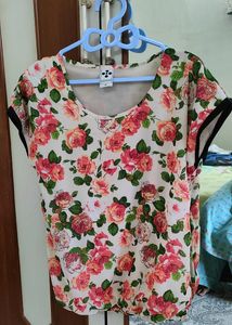MINERAL brand Top In Excellent Condition