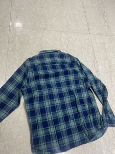Levi’s.  Shirt 👔