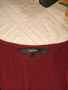 VERO MODA Sleeveless Deep V-Neck Top