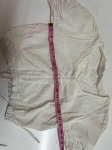 Vintage-Inspired White Cotton Puff Sleeve Crop Top