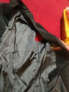 Sleeveless Black Waistcoat