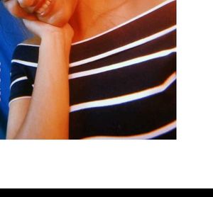 Offer Shoulder Crop Top