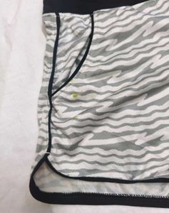 Nike Athletic Shorts - Gray Pattern