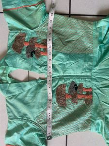 Pista Ethnic  Gaun