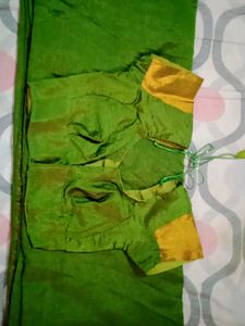 Prise Drop Sale😍Blouse With Saree 😍