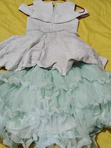 Girl&#39;s Off-Shoulder Tutu Dress