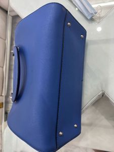 Women’s DKNY BAG LIKE NEW