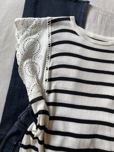 Striped Lace Sleeve Top🪷