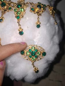 “Necklace set with earrings, ring &amp; saree pin
