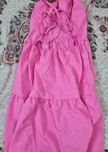 BACKLESS DRESS