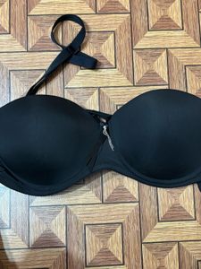 Black strapless and backless bra