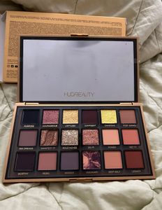 URGENT 60% OFF: Huda Beauty Empowered Palette