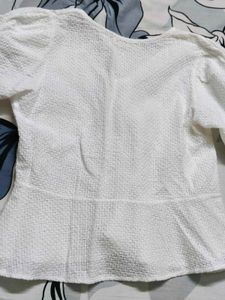 NANING9 Women White V-neck Cotton Peplum Top