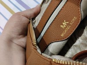 MICHAEL KORS JET SET MD CHAIN POUCHETTE