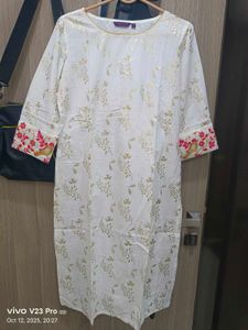 Elegant Floral Print Kurta