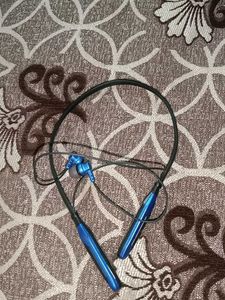 Smartwatch Bluetooth Earphones Combo
