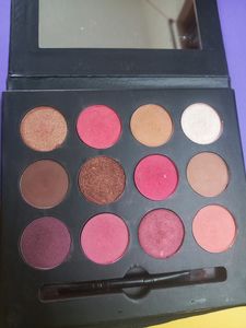 Lord &amp; Taylor Party Eye Pallette + Highlighter